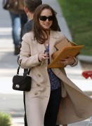 Натали Портман (Natali Portman) leaving an eatery in Los Angeles, 29.02.12 (15хHQ) Af3970227453642