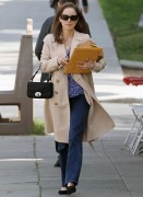 Натали Портман (Natali Portman) leaving an eatery in Los Angeles, 29.02.12 (15хHQ) Cd44fa227453720
