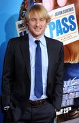 Оуэн Уилсон (Owen Wilson) на премьере фильма 'Hall Pass' в Лос Анжелесе, 23.02.11 (53xHQ) C1ecf2230434637