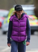 Джери Холливелл (Geri Halliwell) out and about in north London, 10.01.13 (9xHQ) 85f75d231897219