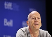 Брюс Уиллис / Bruce Willis - Looper Press Conference @ Toronto International Film Festival, 06.09.12 (27xHQ 3b8048236635554