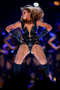 Бейонсе (Beyonce) Destiny's Child - performs during the Pepsi Super Bowl XLVII Halftime Show in New Orleans, 03.02.13 - 35xHQ 3437a7243714279