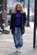 Джери Холливелл (Geri Halliwell) seen out on the morning school run in London, 18.03.13 (13xHQ) 47bd86245004990