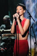 Рианна (Rihanna) performs for the La Chanson De L'Annee 2012 Show in Paris,10.12.12 (12xHQ) 7d7a50247611957