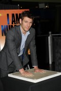 Алекс Петтифер (Alex Pettyfer) Visits Planet Hollywood to have a hand print ceremony and promote his new film  I Am Number Four, New York, 02.07.11 - 14xHQ 47909c247629184