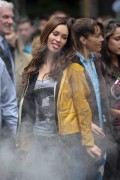 Megan Fox - booty in jeans on the set of Teenage Mutant Ninja Turtles in NY 05/20/13