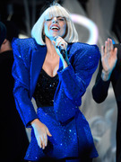 Лэди Гага (Lady Gaga) 2013-08-25 MTV Video Music Awards Performance  Audience (51xHQ) A626f4276263104