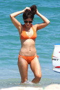 Кейт Бекинсейл (Kate Beckinsale) beach in Cabo, Mexico (17xHQ) C0af20279633417