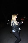 Линдси Лохан (Lindsay Lohan) at night gets ready to party (15.04.2008) - 24хHQ D4fb2d280078525