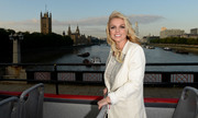 Бритни Спирс / Britney Spears - at sightseeing in London - October 15, 2013 - 6 HQ 52b187282008899