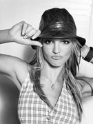 Бритни Спирс (Britney Spears) фотограф Mark Liddell, фотосессия для журнала Seventeen, 2002 - 9xHQ Cc2b35282534452