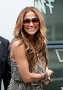Дженнифер Лопез (Jennifer Lopez) Leaving Her Paris Hotel 2011 (7xHQ) Dd3f3f284268498