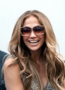Дженнифер Лопез (Jennifer Lopez) Leaving Her Paris Hotel 2011 (7xHQ) E7161f284268415