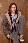 Кристен Стюарт (Kristen Stewart) Sundance Film Festival 'Speak' by Jeff Vespa at HP Portrait Studio in Park City, UT, US - 2004-01-21 (15xHQ) 2e90c7285974119