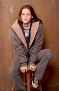 Кристен Стюарт (Kristen Stewart) Sundance Film Festival 'Speak' by Jeff Vespa at HP Portrait Studio in Park City, UT, US - 2004-01-21 (15xHQ) D1fe18285974024