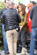 Дженнифер Лопез / Jennifer Lopez - on the set of The Boy Next Door in Los Angeles - 23.11.2013 - 26 HQ 517743290799446