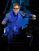 Элтон Джон (Elton John) 65th Annual Primetime Emmy Awards held at Nokia Theatre L.A. Live, Los Angeles - Show,22.09.13 - 24xHQ 6723ac290799783