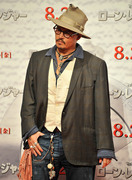 Джонни Депп (Johnny Depp) The Lone Ranger Photocall at Park Hyatt Tokyo (Tokyo, July 18, 2013) (49xHQ) 7fc80a293439452