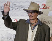 Джонни Депп (Johnny Depp) The Lone Ranger Photocall at Park Hyatt Tokyo (Tokyo, July 18, 2013) (49xHQ) 900598293439305