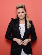 Деми Ловато (Demi Lovato) Teen Choice Awards portraits 2013 (1xHQ) 869426293632126