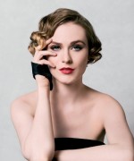 Эван Рэйчел Вуд (Evan Rachel Wood) The Art of Discovery: Hollywood Stars Review Their Inspirations' 2014 by Jeff Vespa - 1xHQ 2204a9401550573