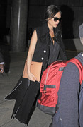 Виктория Бекхэм (Victoria Beckham) - arrives at LAX Airport, 26.03.2015 (35xHQ) 1c46fe402814712