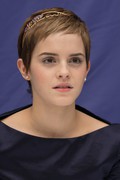 Эмма Уотсон (Emma Watson) Harry Potter & the Deathly Hallows London Press Conference, 13.11.2010 - 112xHQ B9d6d1402837405