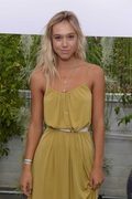 [MQ] Alexis Ren @ Official H&M Loves Coachella Party in Palm Springs, CA - 04/10/2015