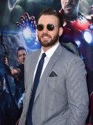 Крис Эванс (Chris Evans) 'Avengers Age Of Ultron' Premiere, 2015 (43xHQ) 4ba648404128010