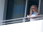 [MQ] Reese Witherspoon - on a hotel balcony in Miami 4/20/15