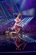 Тейлор Свифт (Taylor Swift) IHeartRadio Music Festival (show), MGM Grand Garden Arena, 2014 (85xHQ) 21b540406653152