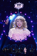 Тейлор Свифт (Taylor Swift) IHeartRadio Music Festival (show), MGM Grand Garden Arena, 2014 (85xHQ) B9f487406654005