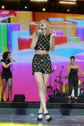 Тейлор Свифт (Taylor Swift) Jingle Bell Ball (Day 2) (show), 2014 (37xHQ) De3f6e406654569