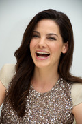 Мишель Монахэн (Michelle Monaghan) Due Data press conference portraits son (Beverly Hills, October 26, 2010) - 13xHQ A5a970406846812