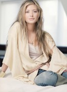 Holly Valance - Страница 4 8e80f4407503145