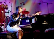 Алисия Кейс (Alicia Keys) MusiCares Person Of The Year Honoring Carole King, Los Angeles Convention Center, 2014 - 35xНQ 1392a3408777393