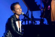Алисия Кейс (Alicia Keys) MusiCares Person Of The Year Honoring Carole King, Los Angeles Convention Center, 2014 - 35xНQ 3de782408777335